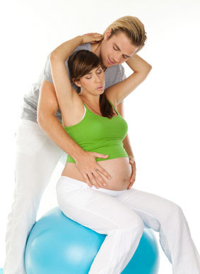 Wehen Schwangerschaft Übungen Mann und Frau